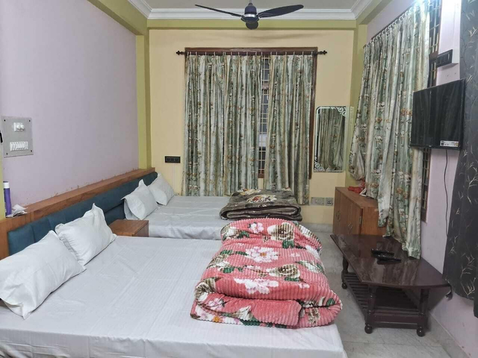 Room 5, Shri Radhakunj Guest house, Varanasi