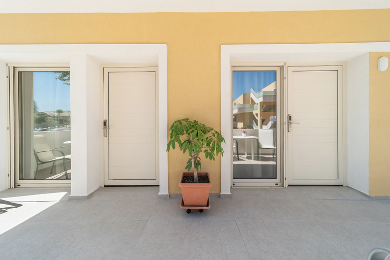 Exterior & Views 2, Georgina, Crete