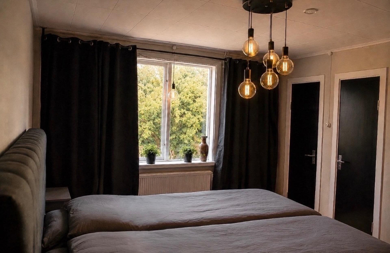 Room 5, House with 8 beds in Fornasa, Motala