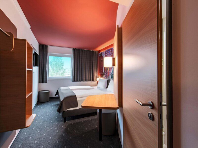 Bedroom 4, B&B Hotel München-Messe, München