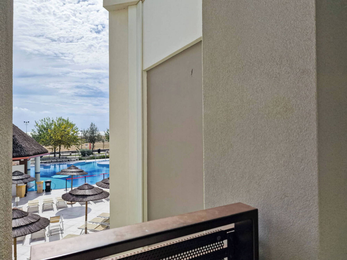Pool 3, Flat Featuring a Large Sun-filled Terrace, Venezia