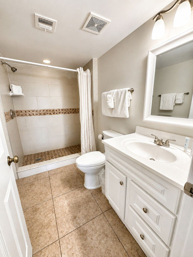 Bathroom 5, Ocean Pointe Suites at Key Largo, Monroe