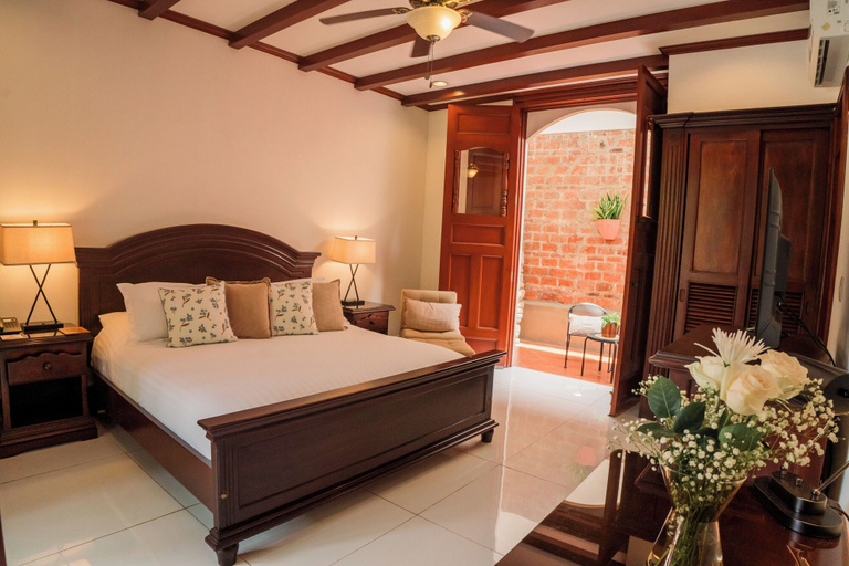 Bedroom 3, Hotel Plaza Colon, Granada