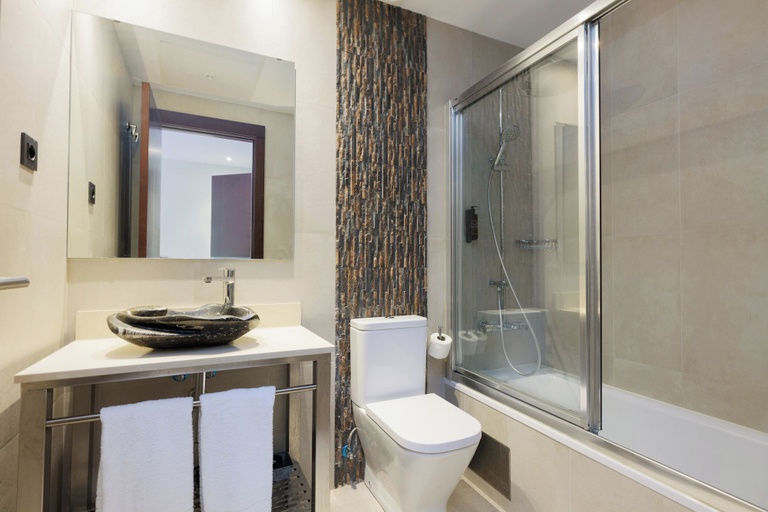 Bathroom 4, De La Trucha Hotel, Teruel