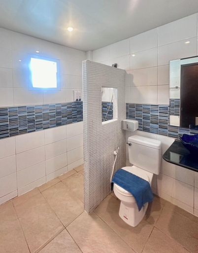 Bathroom 5, The leaf&pool hostel, Pattaya