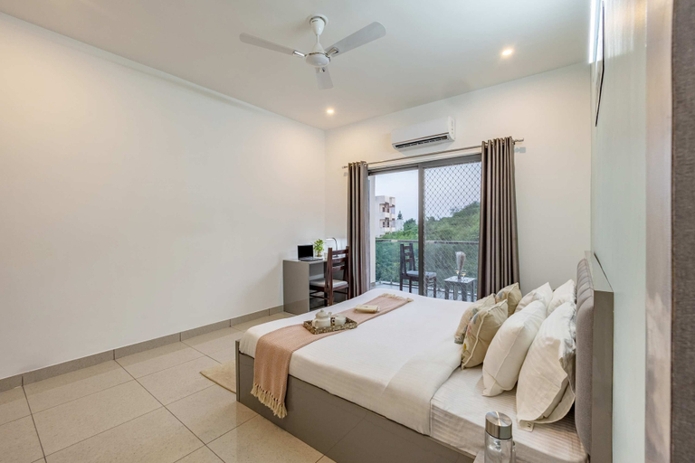 Room 4, Premium 2BHK at Lakecity Apartments by Viraalay, Udaipur