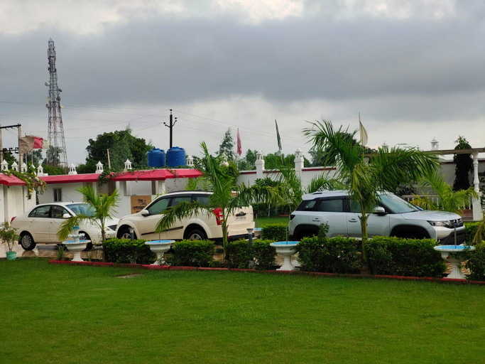 Entrance, THE VRINDAVAN RESORT & BANQUET BY MTJ HOSPITALITY SERVICES LUCKNOW, Lucknow