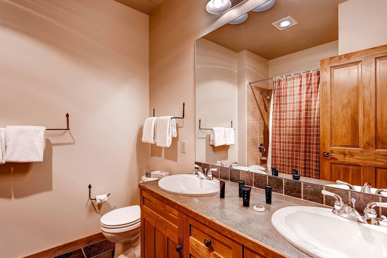 Bathroom 5, Red Hawk 2291, Summit