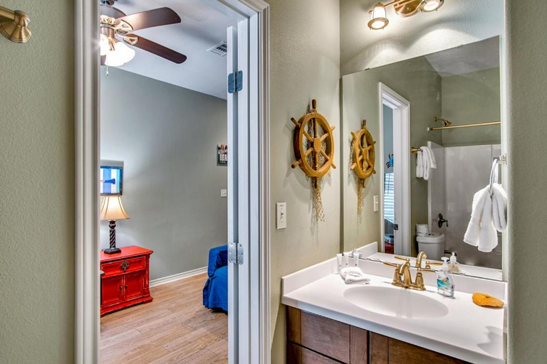 Bathroom 2, Sweet Retreat, Nueces
