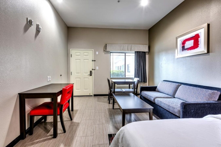 Living area 5, Humble Inn & Suites, Houston