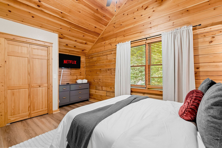 Room 4, The Summit in Mars Hill, Madison