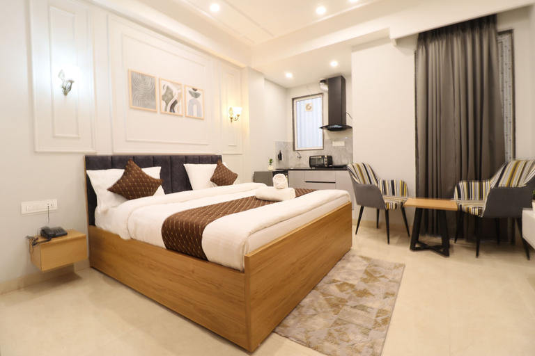 Room 4, Exotic Studio Stayz I Artemis Hospital, Gurgaon