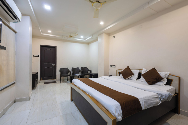 Room 5, Hotel Aditya Grand, Guntur