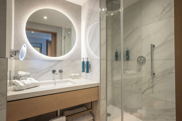 Bathroom 5, Hilton Dublin, Dublin