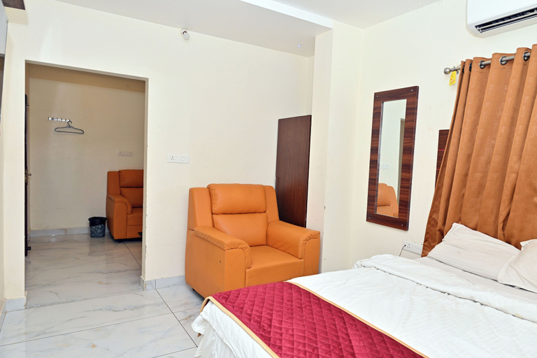 Room 5, HOTEL SIDDVEER GRAND, Guntur