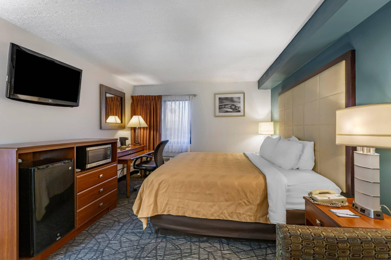 Bedroom 3, Quality Inn Austintown - Youngstown West, Mahoning