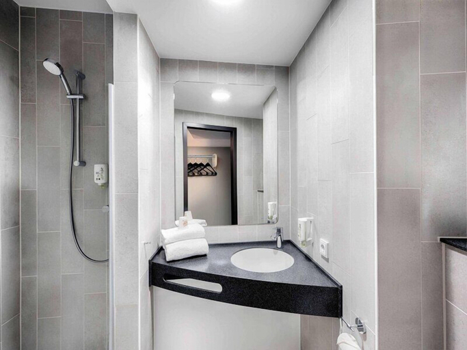 Bathroom 5, B&B Hotel Kassel-Süd, Kassel