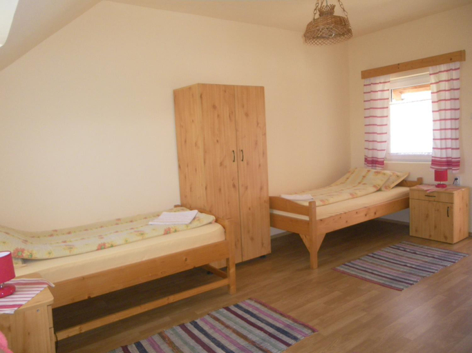 Bedroom 3, Pensiunea Katalin Vendeghaz, Sic