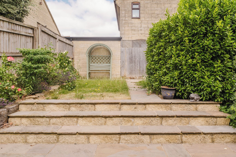 Property grounds, Charming 3-Bedroom Holiday Retreat, Wiltshire