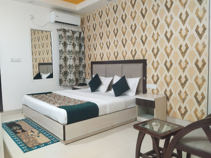 Room 2, Hotel Smart International, Delhi