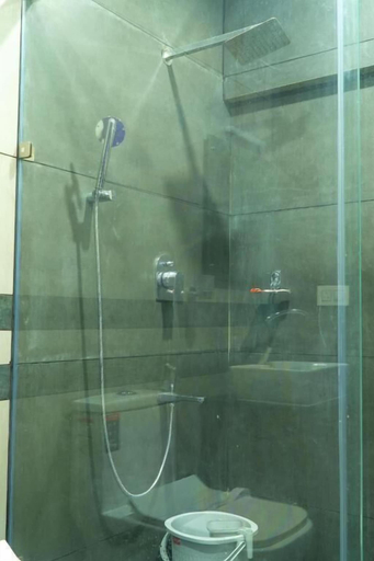 Bathroom 2, Pomma Holidays & Resorts Wayanad, Wayanad