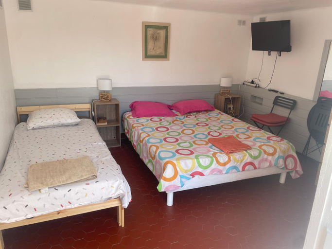Bedroom 3, La farigoulette, Var