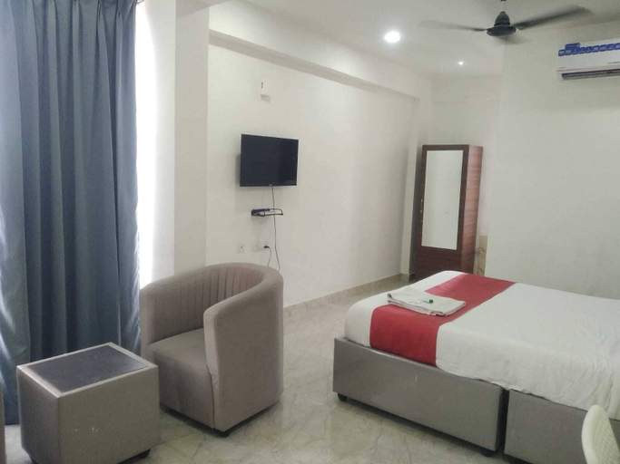 Room 2, Sakas Manor Guest Rooms, Ranga Reddy