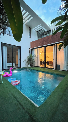 Pool, B Shore by evaddo stays, North Goa