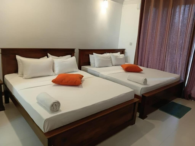 Room 2, Silina Airport Residence & Transit Hotel, Katana