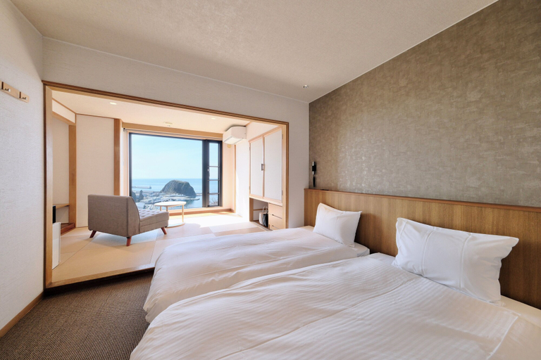 Bedroom 4, Shiretoko Yuhi No Ataruie Onsen Hostel, Shari