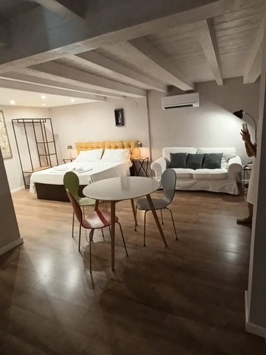 Others 5, Candelieri Suites, Sassari