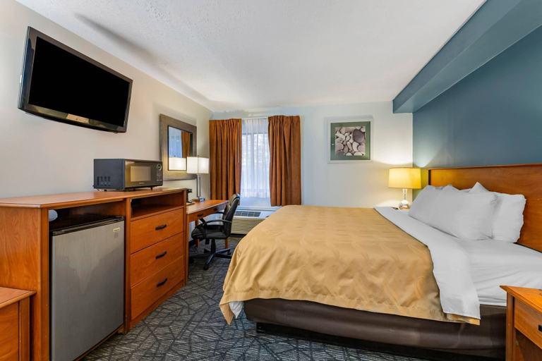 Bedroom 3, Quality Inn Austintown - Youngstown West, Mahoning