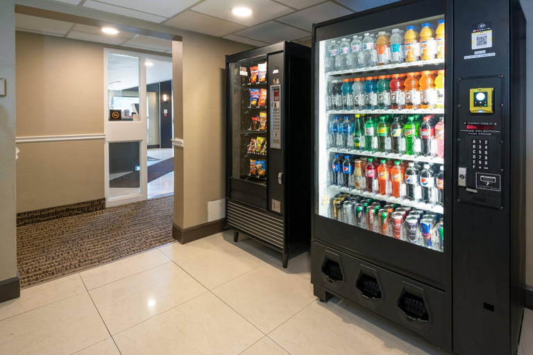 Food & Drinks 5, Comfort Inn Lakeshore, Nipissing