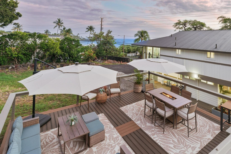 Outdoor dining 5, Big Island Kahaluu Surf Boutique #3 2 Bedroom Apts