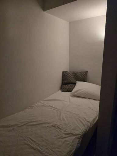 Room 2, Small Cozy Basement Apartment, Sundsvall