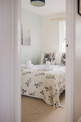 Room 4, Charming 3-Bedroom Holiday Retreat, Wiltshire