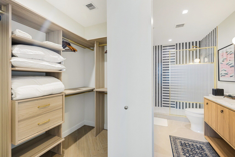 Bathroom 5, Miami 1BR Apartment with Pool for 3, Miami-Dade