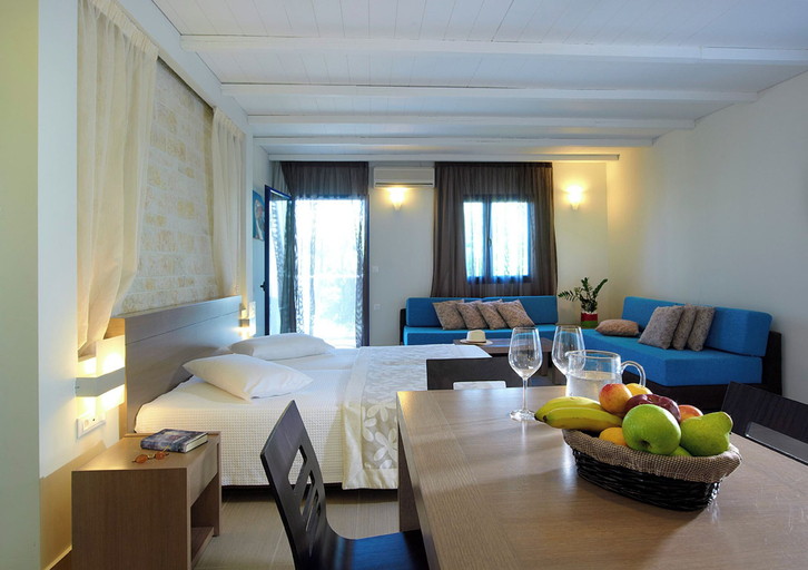 Others 5, Minos Village, Crete