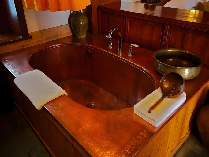 Bathroom 4, Songtsam Shangri-La Village, Dêqên Tibetan