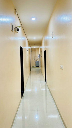 Public Area 2, Stay 10 B&M, Indore