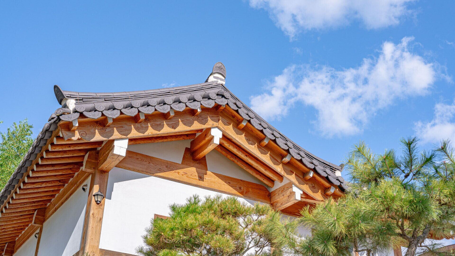 Exterior & Views 2, Gyeongju Adamwon Hanok Dokchae Pension, Gyeongju