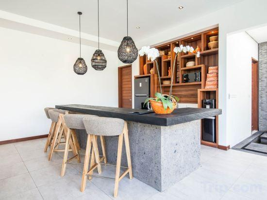 5, VILLA 15 · Stunning 6 BR Villa 400m to Beach, Badung