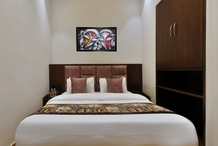 Room 5, Hotel Namaskar, Delhi