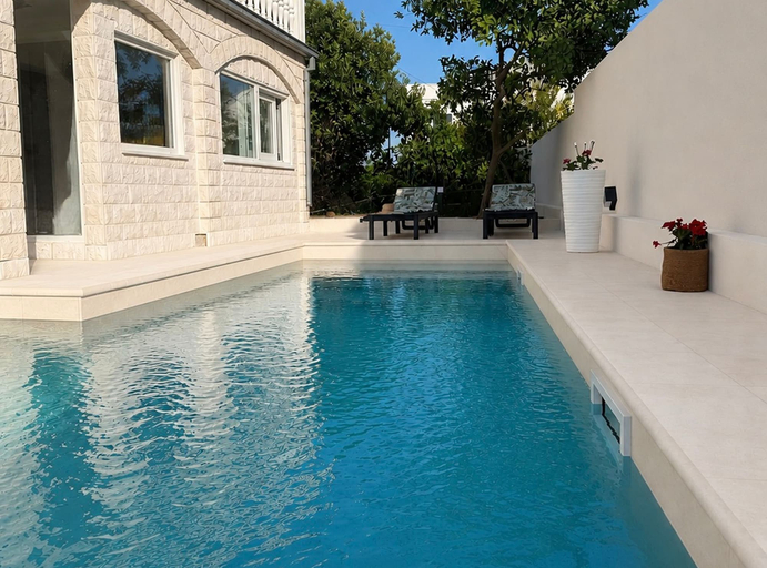 Pool, Apartment Karma, Okrug