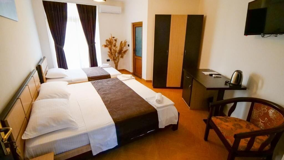 Room 3, PARADISE Laguna Vain, Lezhës