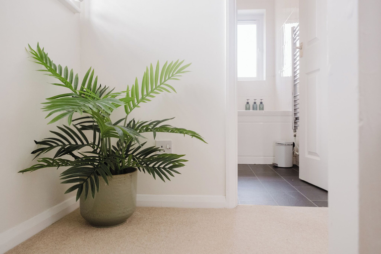 Bathroom 3, Charming 3-Bedroom Holiday Retreat, Wiltshire
