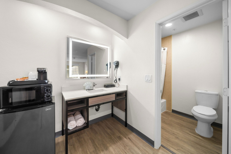 Bathroom 4, Ramada by Wyndham Ontario, San Bernardino