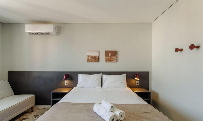 Room 3, Studio w/ Pool Close to Ccmq Tco1215, Porto Alegre