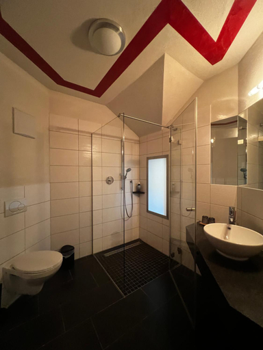 Bathroom, Hotel & Restaurant Bruhler Hof, Bernkastel-Wittlich