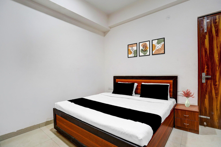Room 2, Classic The Urban, Gautam Buddha Nagar